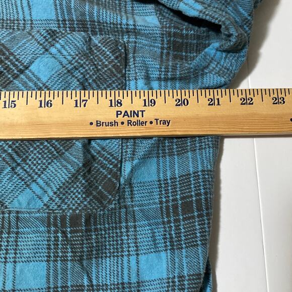 Saugatuck Button Down Flannel Size Medium 100% Cotton Long Sleeve Blue Plaid 90s - Picture 3 of 9